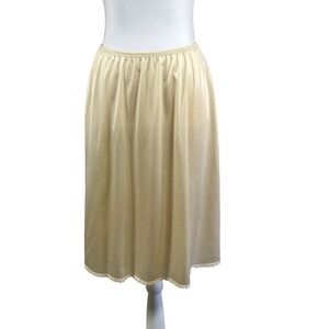 Vintage Vanity Fair Nylon Half Slip M Lace Trim Peachy Beige USA Read